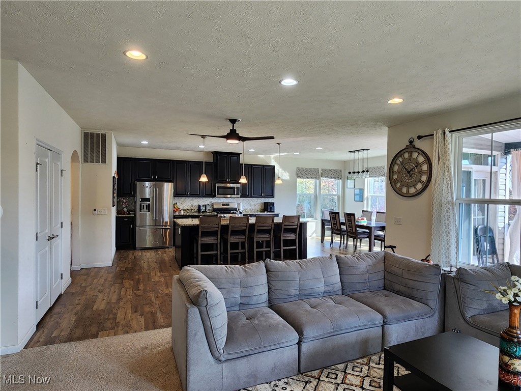 Emeral Estates 12 - Residential Lease