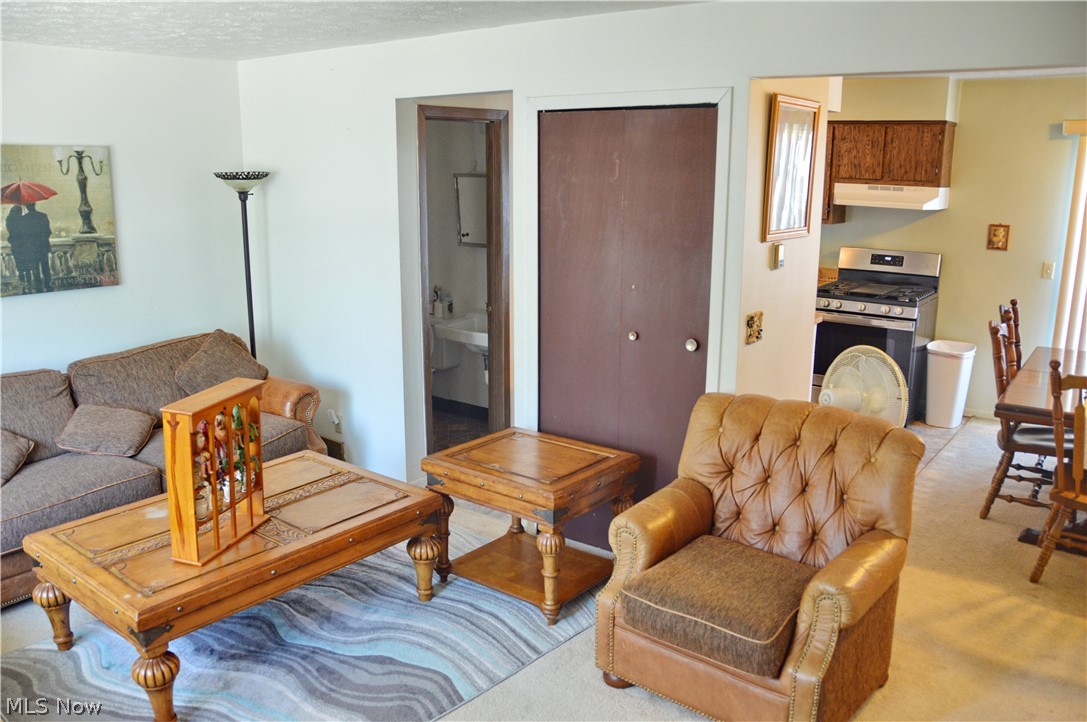 College Hills 01 - Residential