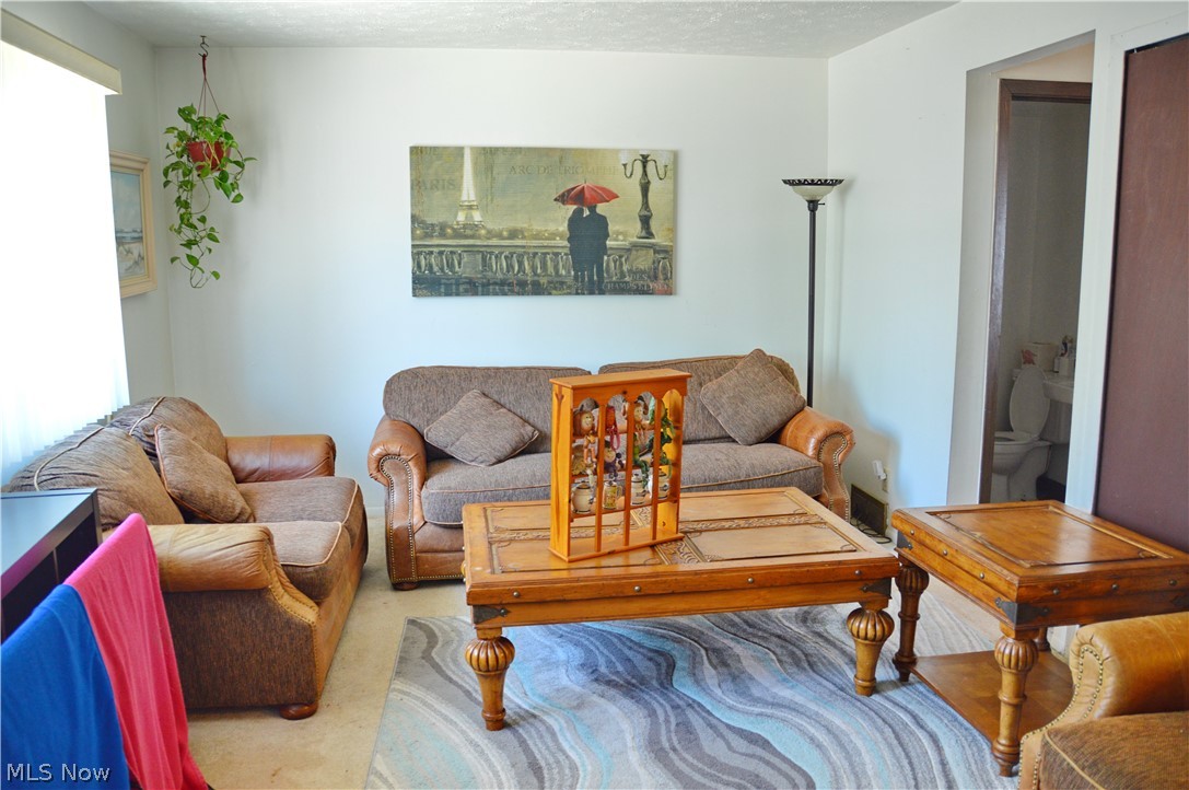 College Hills 01 - Residential