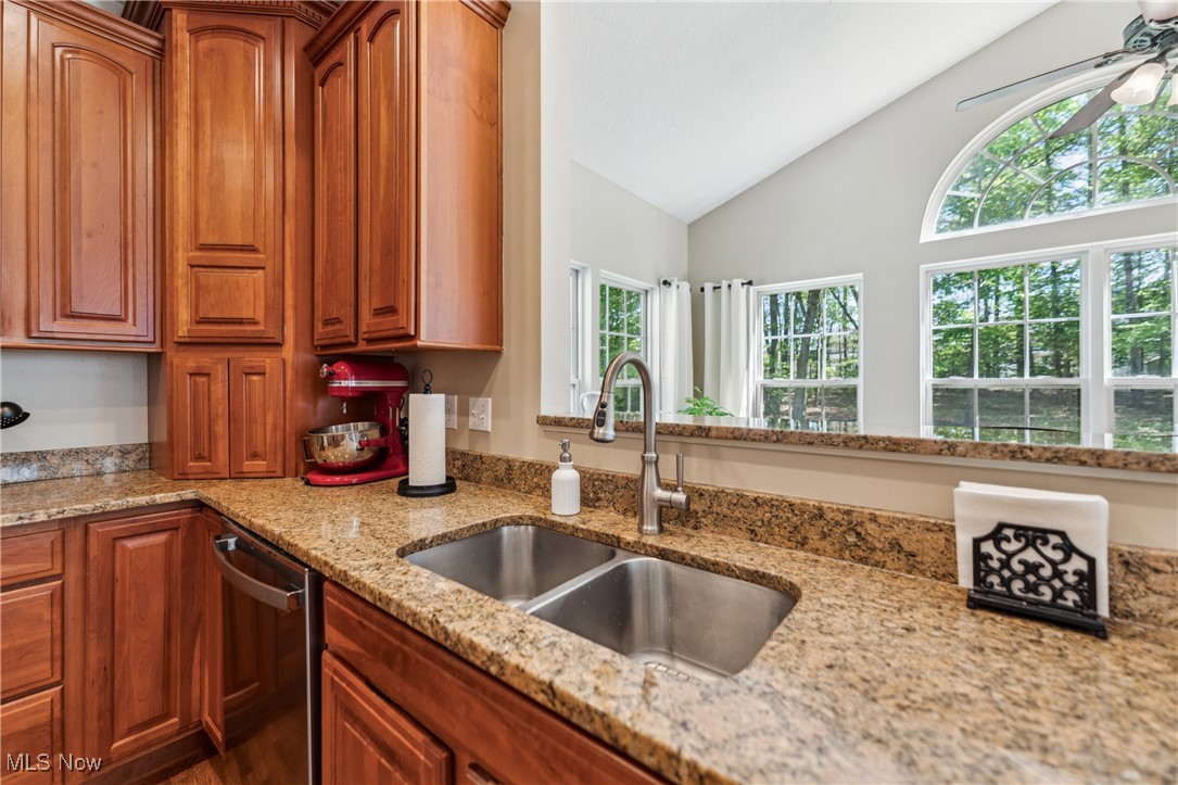 592 Amberley Drive, Uniontown, Ohio image 12