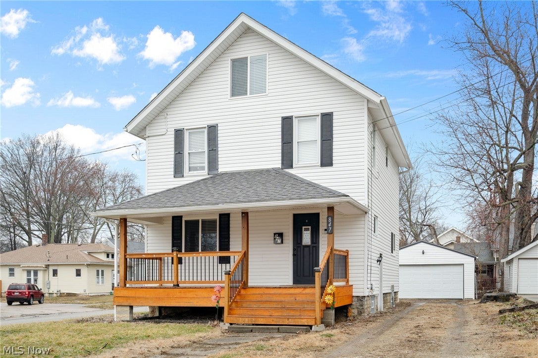 847 Sackett Avenue