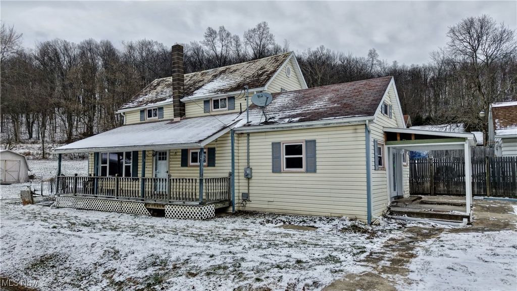 Photo of 2404 Lowden Street NW, Dover, OH 44622 (MLS # 5181655)