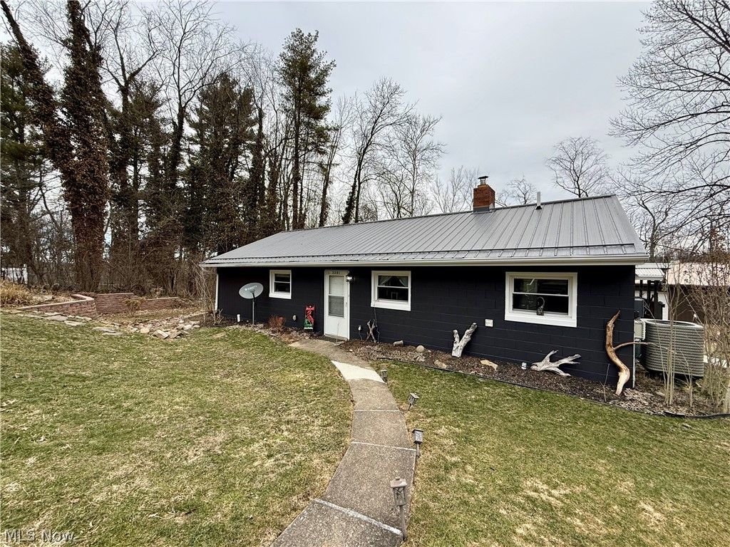 Photo of 3201 Parkland Drive SW, Carrollton, OH 44615 (MLS # 5190314)