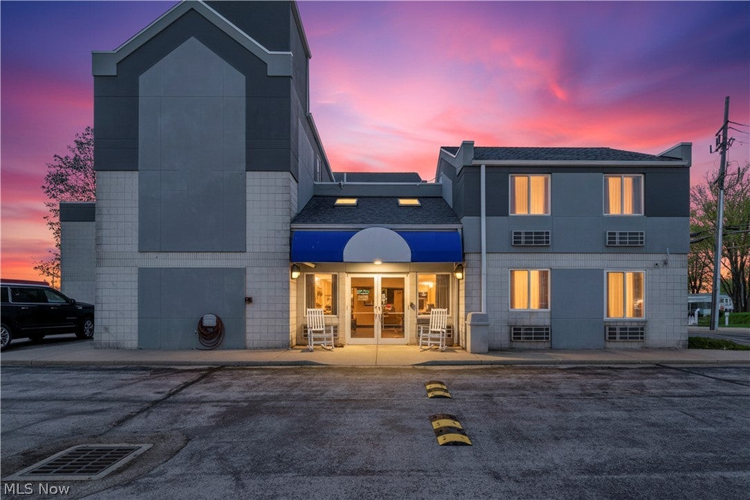 2039 E Harbor Road