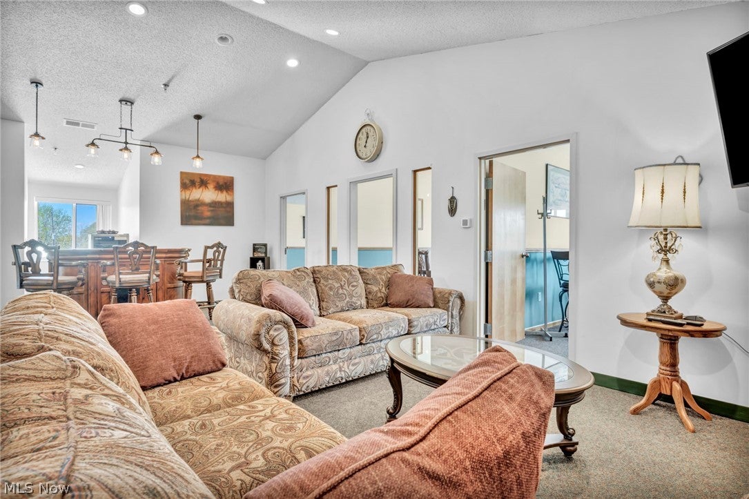 2039 E Harbor Road