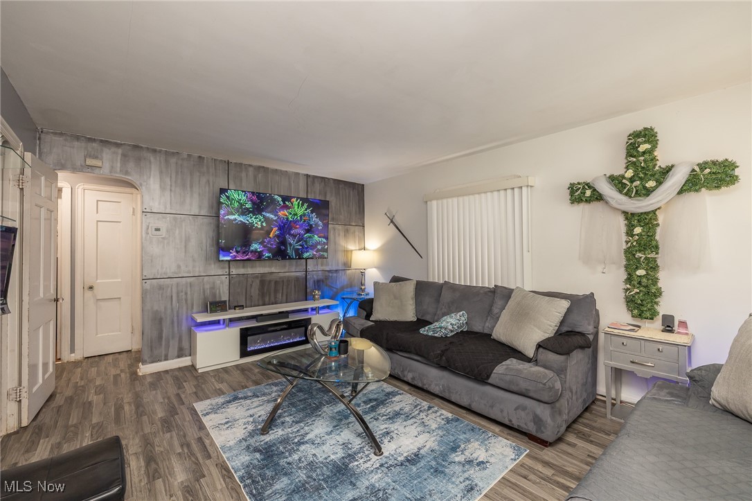 11901 Mortimer Avenue