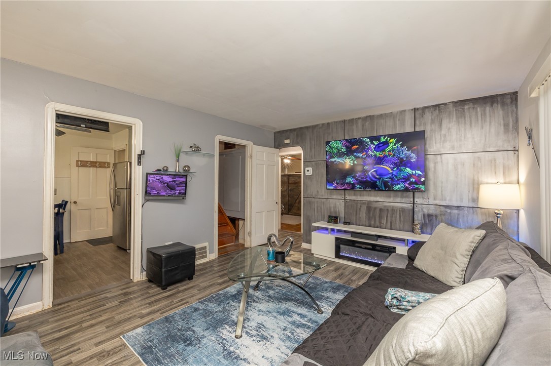 11901 Mortimer Avenue