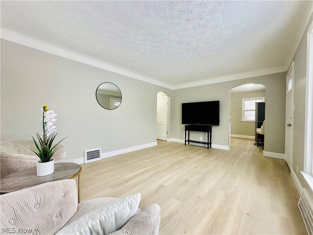 Photo of 15405 Turney Road, Maple Heights, OH 44137 (MLS # 5189798)