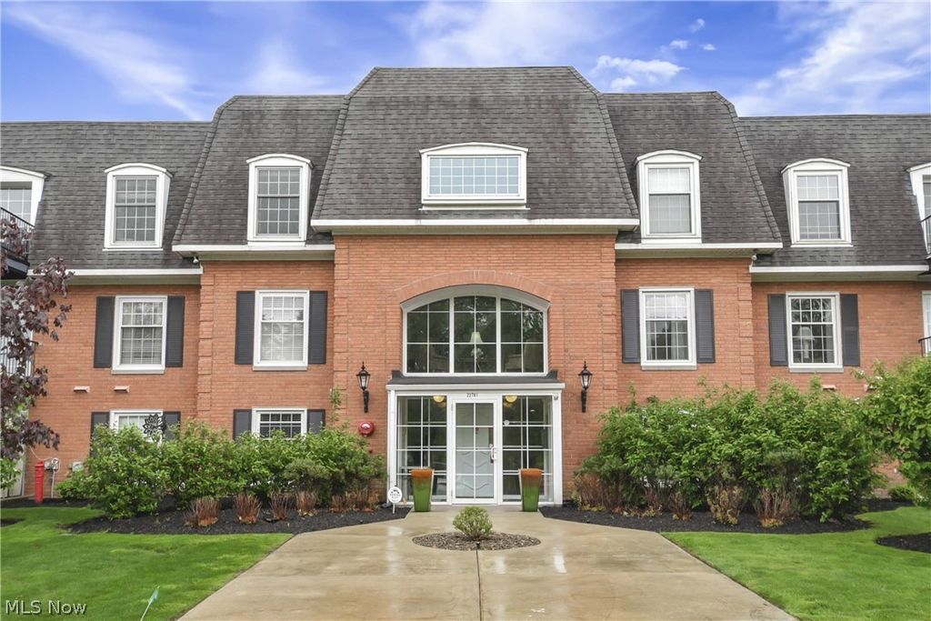 Photo of 22701 Center Ridge Road #212, Rocky River, OH 44116 (MLS # 5206173)