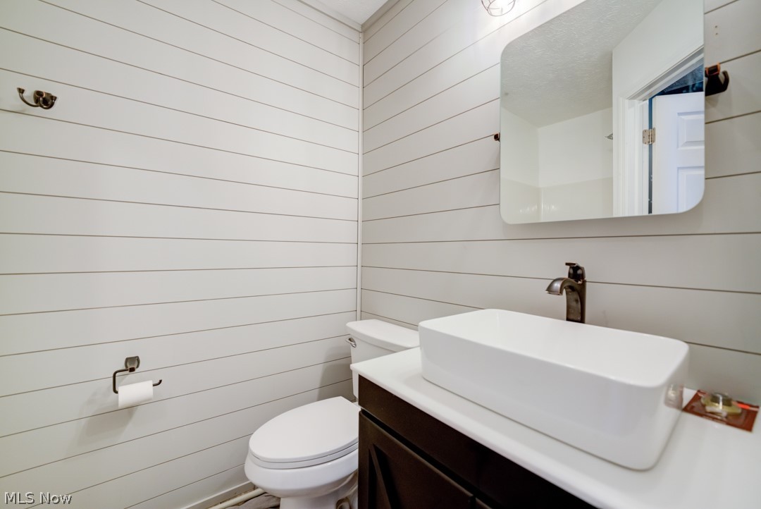 Falls River Xing Clstr Unit De - Residential