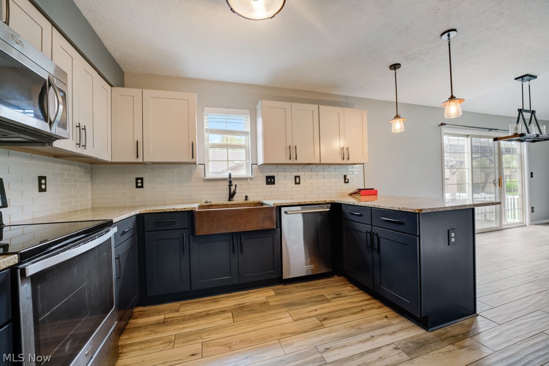 Falls River Xing Clstr Unit De - Residential