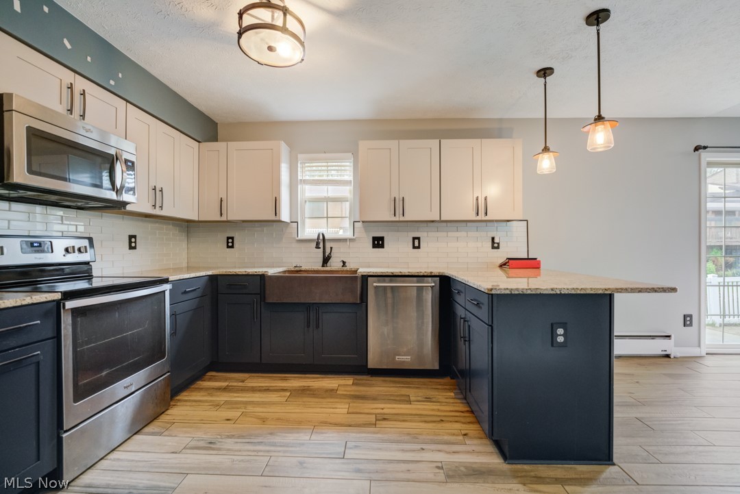 Falls River Xing Clstr Unit De - Residential