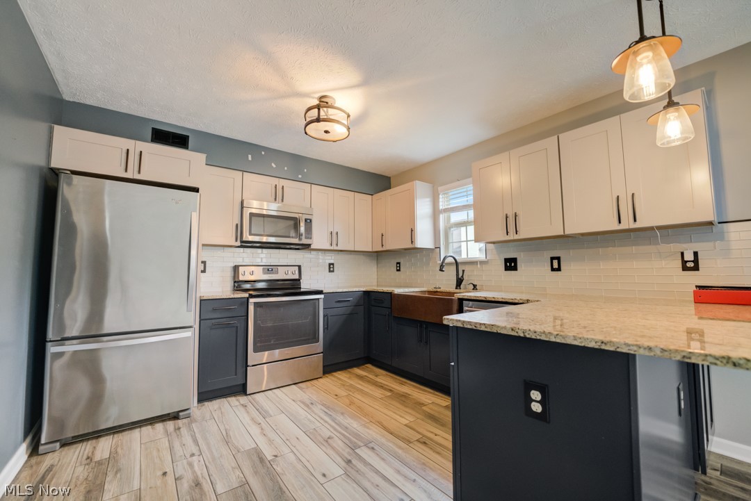 Falls River Xing Clstr Unit De - Residential