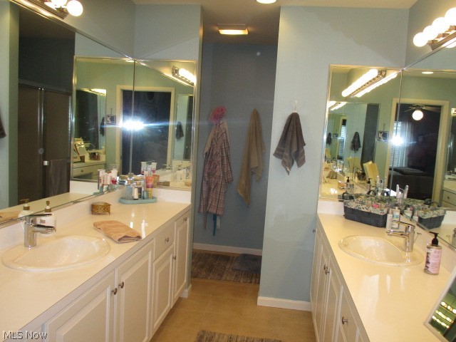 Woodfield Condo - Residential