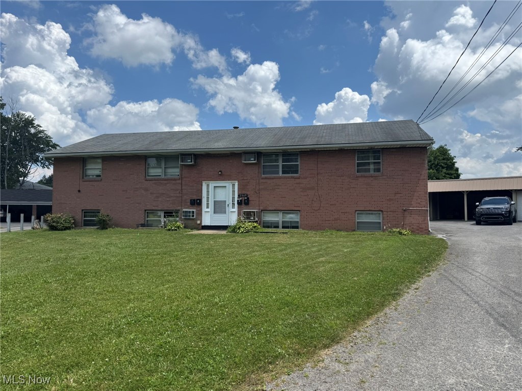 Centrally located 2 Bedroom, 1 bath apartment in a Boardman Township 4 plex (located on a cul de sac). First floor unit with appliances. All utilities are included in the rent. Assigned space in the Carport. Close to schools, dining, and shopping. Rent is $875 month, this includes ALL UTILITIES. $875. security deposit. Section 8 accepted.
Renters Insurance required. No pets.
$25.00 application fee.