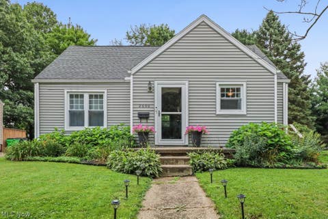 Photo of 2606 Shunk Avenue, Alliance, OH 44601 (MLS # 5239084)