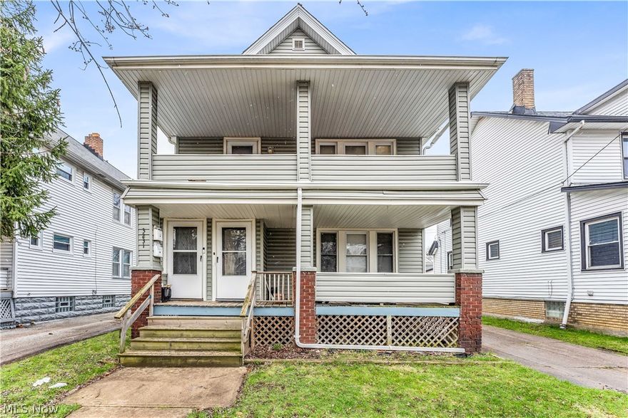 3231 W 112TH DN, Cleveland- Spacious 2 bed 1 bath multi-family home! //

$ 895 rent / $ 895 deposit //
$49 application fee per adult ..
1-2 pets OK with approved PetScreening and PetFee.(Some breed restrictions apply per HUD guidelines). //
NO SMOKING //
1 time $129 non-refundable set up fee paid at lease signing //

$30/month required resident benefit package; can include personal property/liability insurance for an additional $5/month for $35/month total. //

All applicants are required to fill out a PetScreening application, found on our website directly on the application before being processed. Even if you have NO pets - this application must be filled out. One time, non-refundable pet fee of $200-500 per animal applies to all pets & must be paid prior to or when you pay your first month rent. (No fee for qualified assistance animals). //

Our application is processed through secure site: Findigs, and they require ID and income verification. Without this, your application will not be processed. They offer 24/7 chat support on their application directly if you have any questions. //

BEDROOMS: 2 //
BATHROOMS: 1 //
APPLIANCES PROVIDED: Fridge and stove //
UTILITIES / RESIDENT RESPONSIBILITY:  Resident pays gas and electric and is responsible for snow removal //

Serious inquiries only.