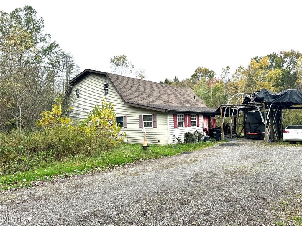 Photo of 49358 England Drive, East Palestine, OH 44413 (MLS # 5167535)