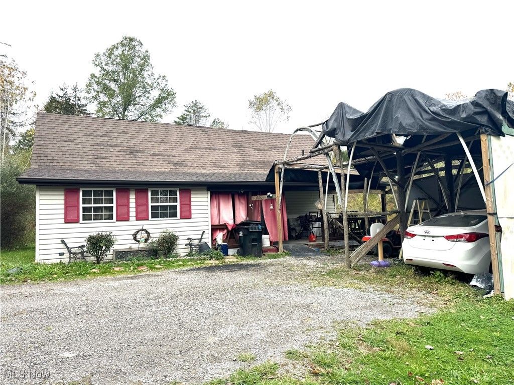 Photo of 49358 England Drive, East Palestine, OH 44413 (MLS # 5167535)