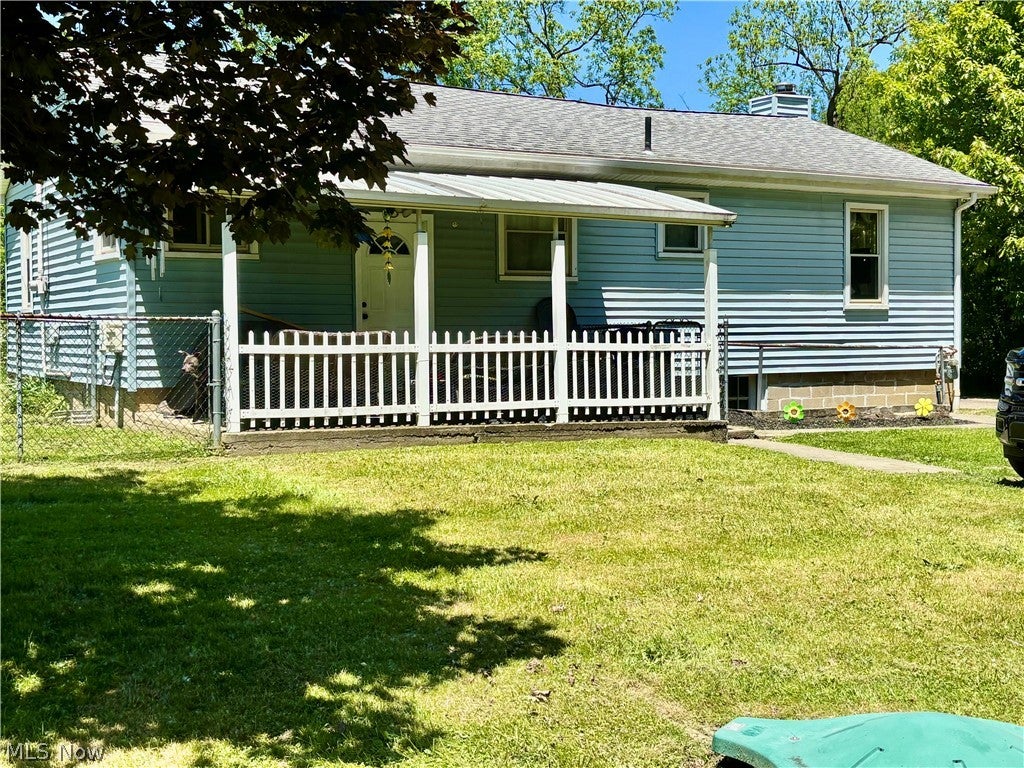 Photo of 2928 W Liberty Street, Girard, OH 44420 (MLS # 5224079)