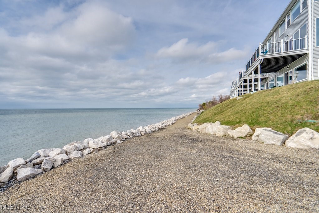 172 Larimar Drive, Willowick, Ohio image 45