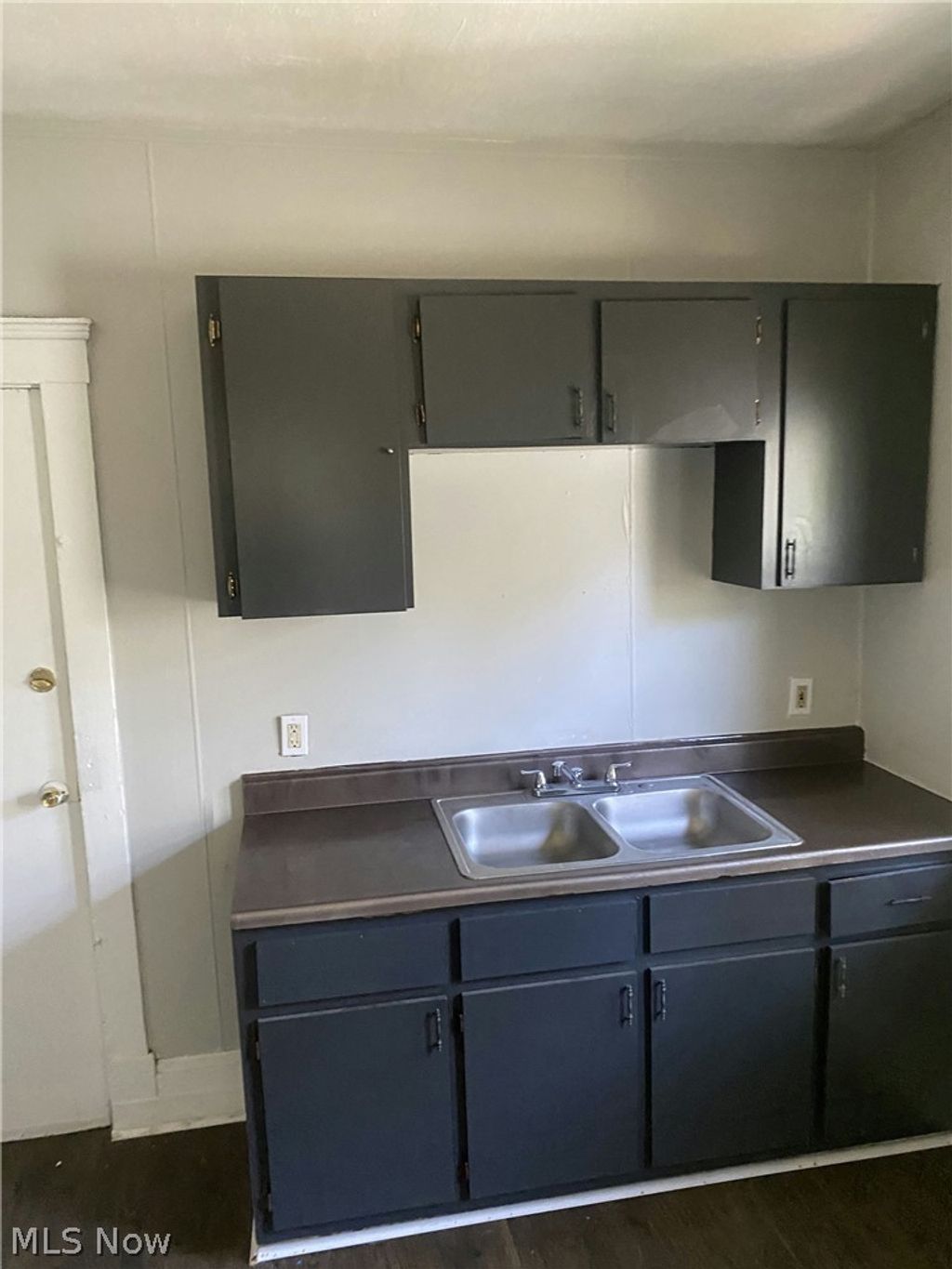 Photo of 677 E 92nd Street, Cleveland, OH 44108 (MLS # 5211936)
