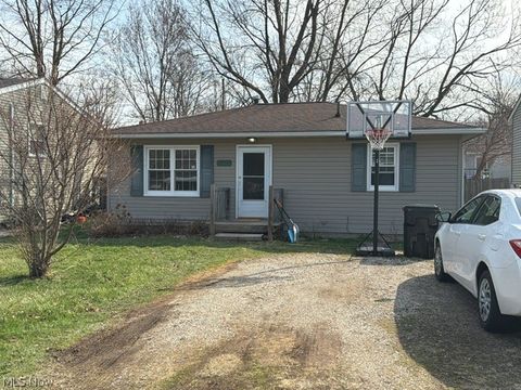 Homes For Sale - 1451 Oldsmar Avenue<br/> Lake County, Madison, OH 44057