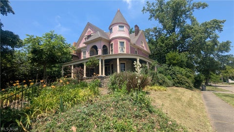 Homes For Sale - 204 Broadway Avenue<br/> Mahoning County, Youngstown, OH 44504