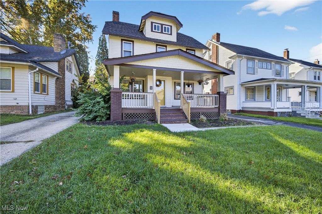 Photo of 3314 Tullamore Road, Cleveland Heights, OH 44118 (MLS # 5167581)