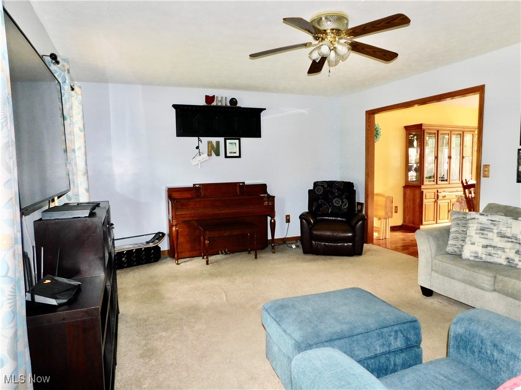 3875 Park Ridge Drive, Uniontown, Ohio image 2