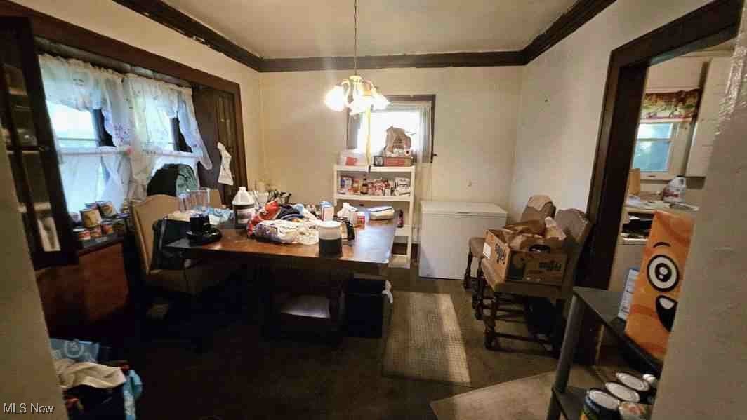 702 W Thornton Street