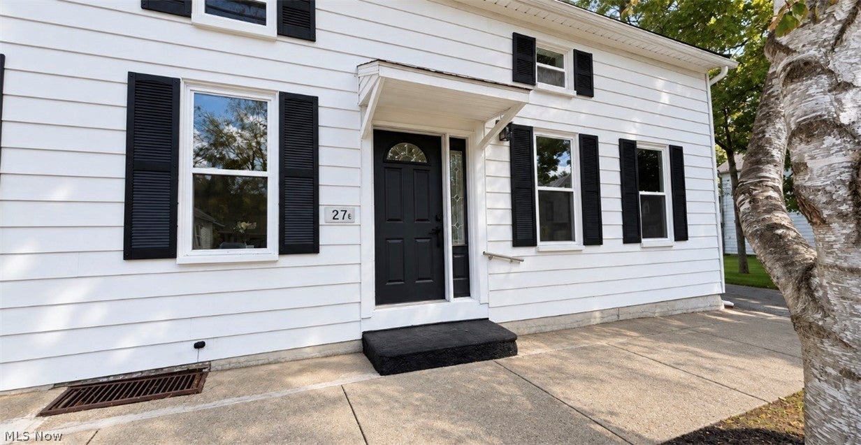 27 E Main Street