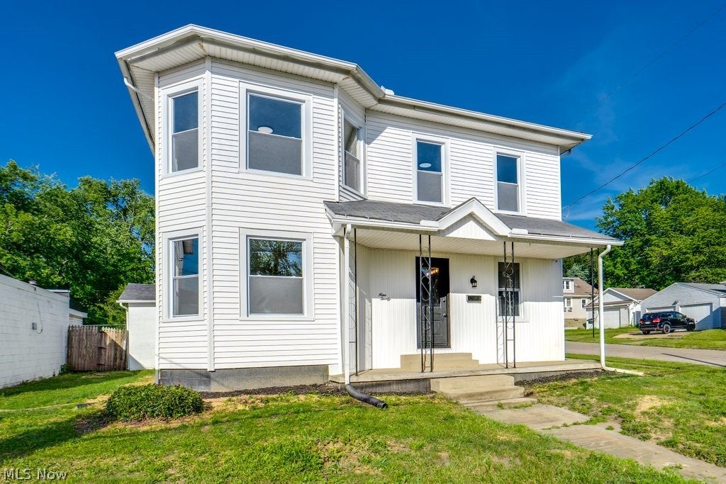 Photo of 920 Erie Street S, Massillon, OH 44646 (MLS # 5215814)