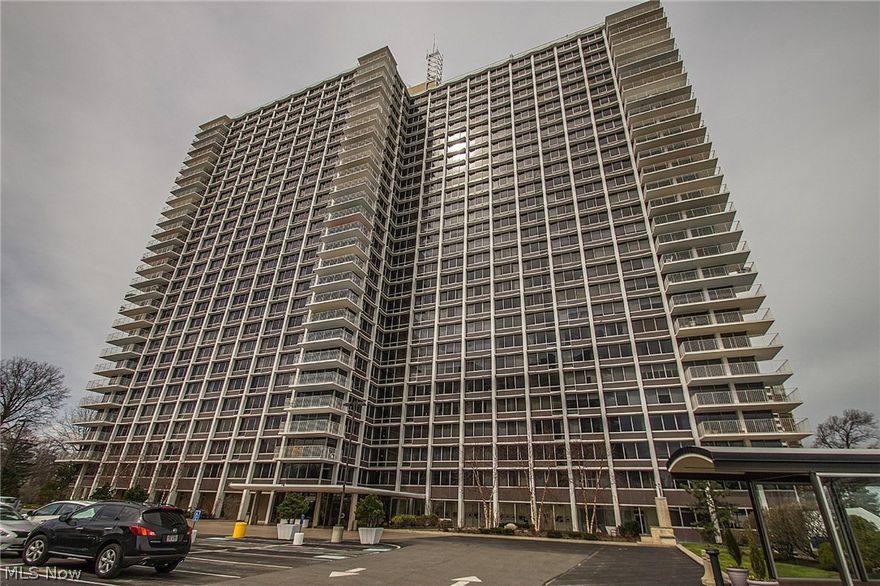 This beautifully renovated Gold Coast corner suite is not to be missed! The unique open layout is perfect for entertaining or taking in the stunning views from almost any angle.  The spacious design is the result of taking a two bedroom and 1 bedroom suite and creating a truly amazing extra large living space.  Many custom updates and features throughout including a sophisticated master suite with upgraded bath and walk-in closet.  Each room is adorned with stunning glass light fixtures, beautiful tile floors and contemporary color.  Enjoy all the amenities Winton Place offers including large indoor pool, concierge , amazing fitness center, sauna, tennis courts, 24 hour security, plenty of free surface parking for residents, and of course, Pier W Restaurant. Minutes from downtown, shopping and entertainment.  This is a must see!