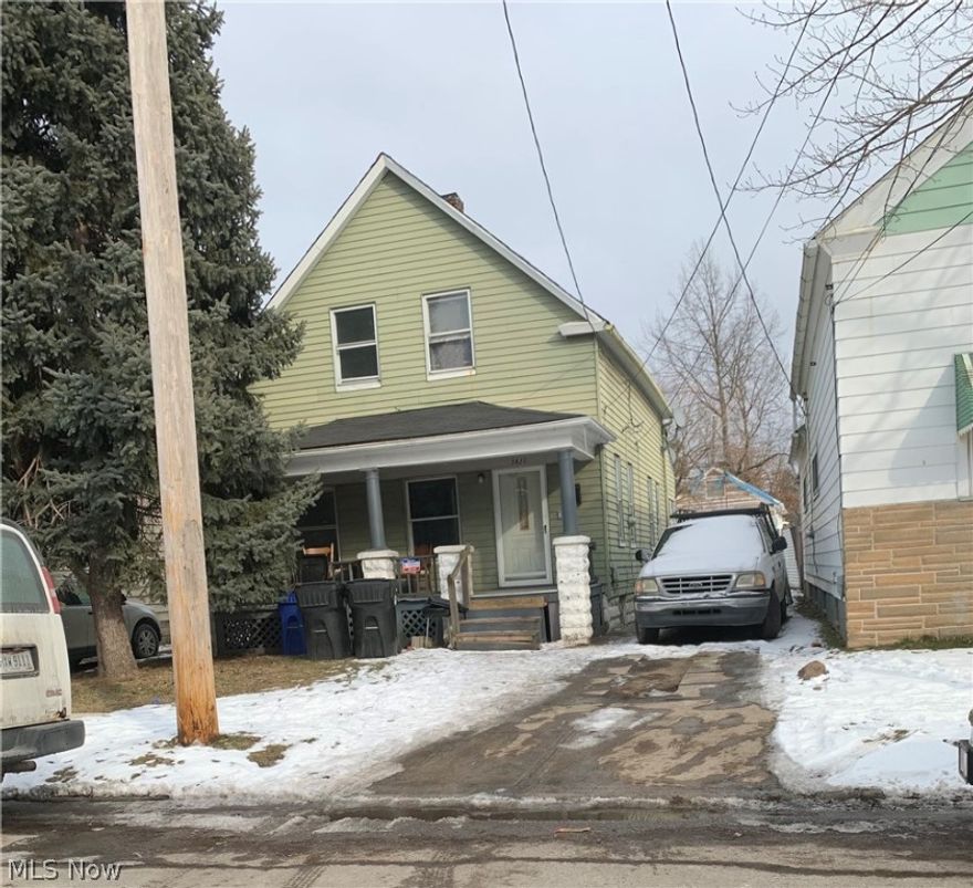 Great investment property to compliment, or start, your portfolio! Located in the Slavic Village neighborhood! Property sold as-is! Currently generating a monthly income of $1,000.