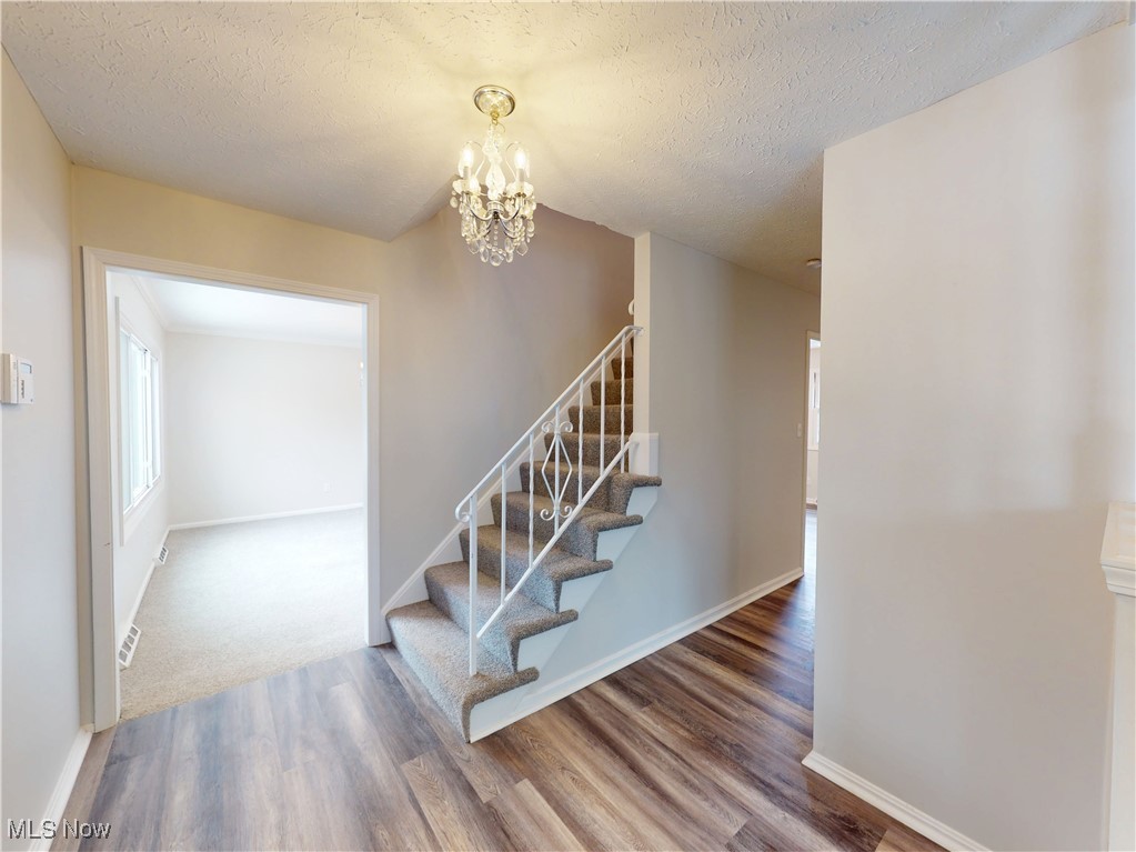 24194 Halburton Road, Beachwood, Ohio image 5