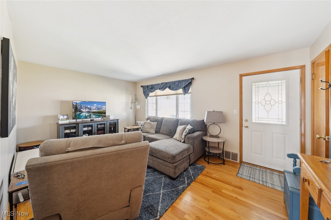 15461 Agnes Boulevard, Brook Park, Ohio image 7