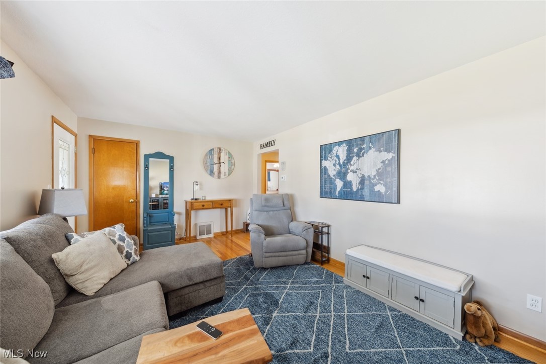 15461 Agnes Boulevard, Brook Park, Ohio image 8