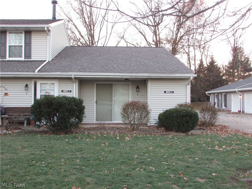 Move in Ready ranch condo in the desireable Independence place in Stow.  Both bedrooms are ample sized.  The large living room is open to the kitchen and dining areas.  The unit has its own patio, attached individual garage, laundry, and utilities.  There is also designated outside parking.  Independence Place has a pool, tennis, and a clubhouse... and the property is adjacent to Fox Den Golf Course.