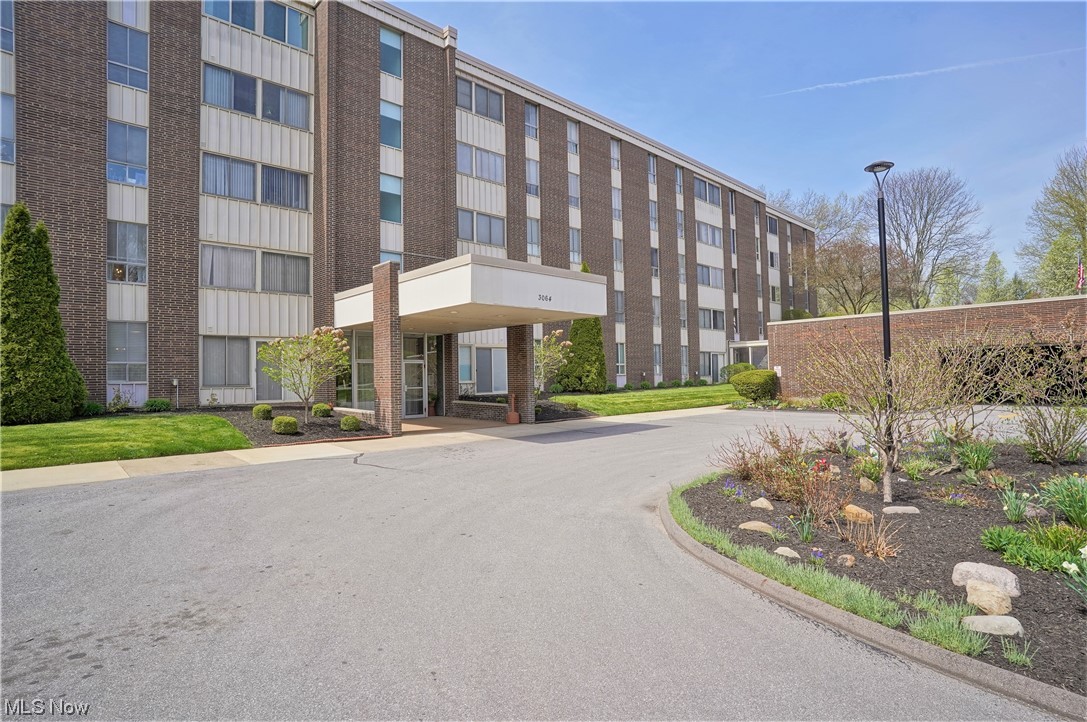 Updated 2 Bed, 1 Bath condo in Desirable Silver Lake Towers Community. This condo offers an upgraded Eat-in Kitchen with Maple Cabinets, Granite Counter Tops, and a Modern Backsplash. Updated Bath as well. The Primary Bedroom has a walk-in closet as well as another closet for plenty of storage. Amazing views from the 4 Season/Sun Room and Windows throughout the unit. ALL UTILITIES are included in the Maintenance fee (heat, electric, water, sewer, trash, cable and WIFI). Enjoy the benefits of living in a Adult 55+ Community with Beautiful green spaces, use of the heated inground pool and exercise room, Pickle Ball and Bocce Ball Courts. Storage Space #304 and Garage Space # 37.