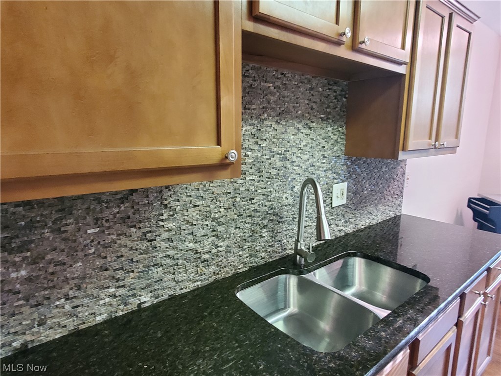 Silver Lake Towers - Residential