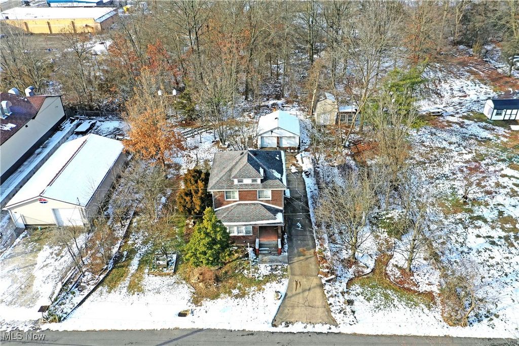 Photo of 1225 Beech Street, Niles, OH 44446 (MLS # 5176242)