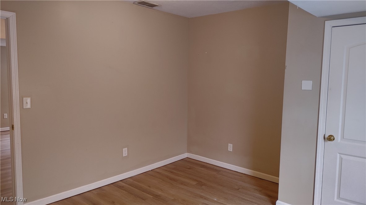 Voris - Commercial Sale