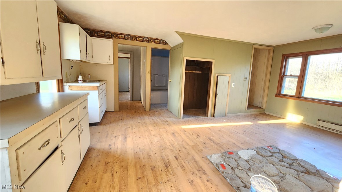 6559 W Maple Road, Geneva, Ohio image 21