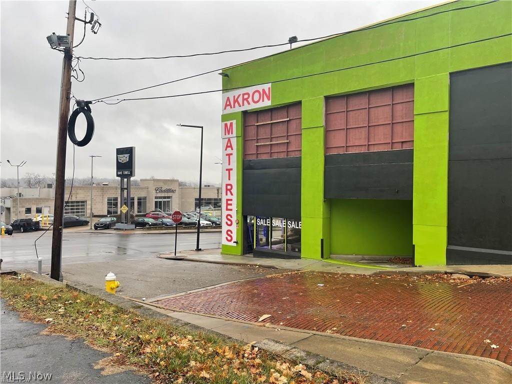 Akron - Commercial Sale
