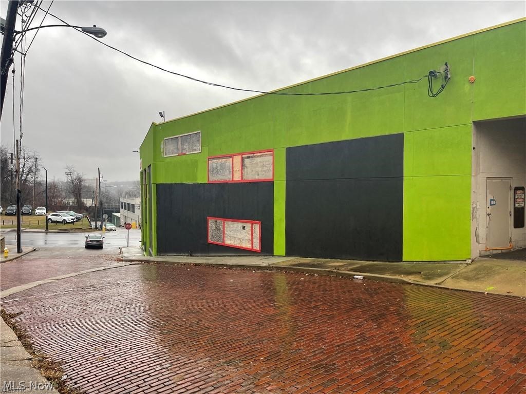 118 W Market Street