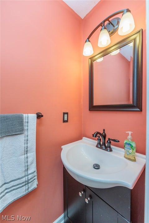 Tiny photo for 5410 Fountain Circle, North Ridgeville, OH 44039 (MLS # 5236841)
