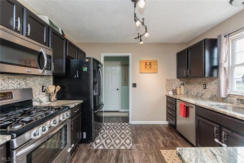Tiny photo for 5410 Fountain Circle, North Ridgeville, OH 44039 (MLS # 5236841)