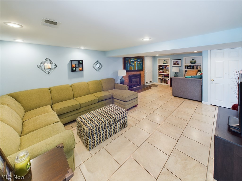 Roy C Maze Adn - Residential