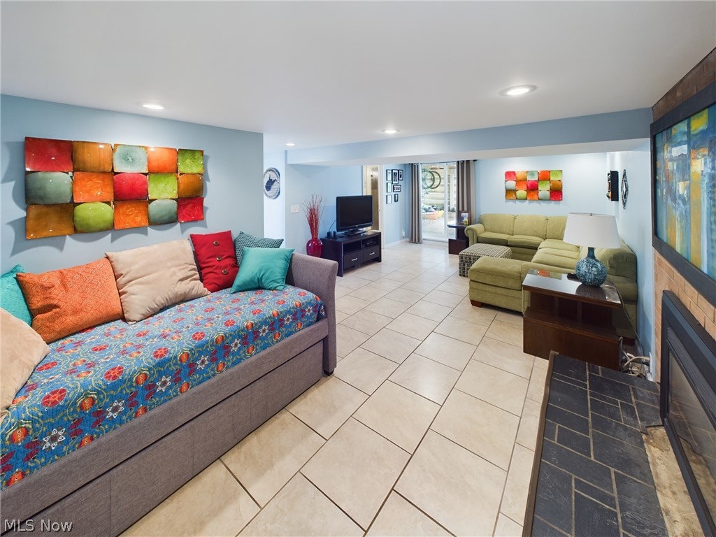 Roy C Maze Adn - Residential